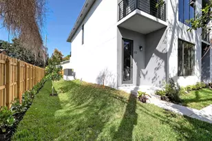 102 NW 41st St, Oakland Park, FL 33309 - Photo 32