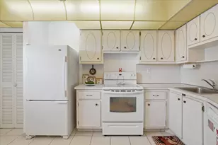 1750 NE 191st St, North Miami Beach, FL 33179 - Photo 16