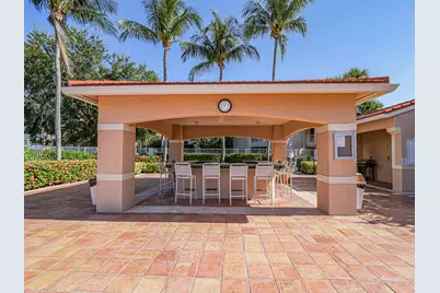 1650 N 42nd Circle #207, Vero Beach, FL 32967 - Photo 6