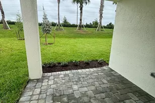 8666 Dahlia Cir, Port Saint Lucie, FL 34986 - Photo 4