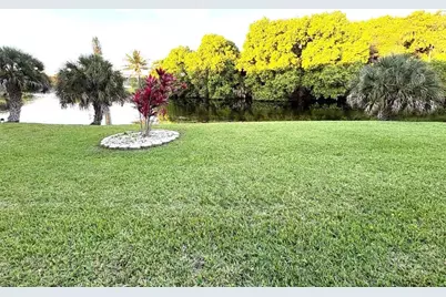 1019 Newport G, Deerfield Beach, FL 33442 - Photo 18