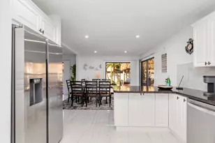 484 NW 38th Terrace, Deerfield Beach, FL 33442 - Photo 10