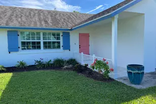 8014 SE Carlton St, Hobe Sound, FL 33455 - Photo 1