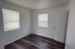 1021 Henrietta Ave, West Palm Beach, FL 33401 - Photo 4