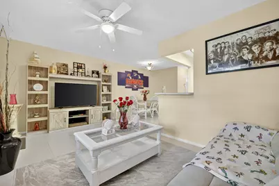 23 Lake Vista Trail #204, Port Saint Lucie, FL 34952 - Photo 2