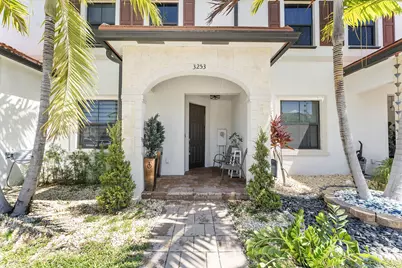 3253 W 106th Terrace #3253, Hialeah, FL 33018 - Photo 2