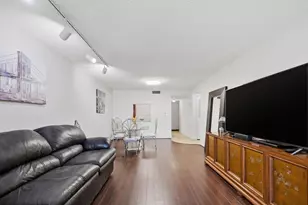 3231 Holiday Springs Blvd, Margate, FL 33063 - Photo 12