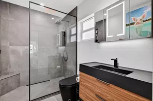 2720 NE 59th St, Fort Lauderdale, FL 33308 - Photo 14
