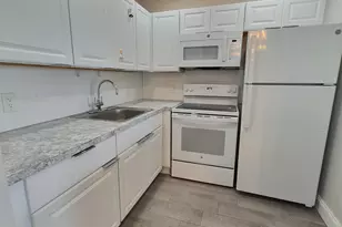 10 Hastings A, West Palm Beach, FL 33417 - Photo 2