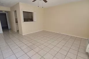 118 Kent H, West Palm Beach, FL 33417 - Photo 2