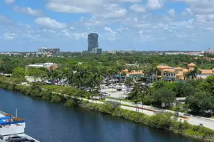 3701 N Country Club Dr, Aventura, FL 33180 - Photo 14