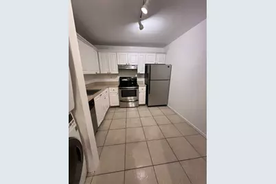 721 N Pine Island Road #207, Plantation, FL 33324 - Photo 2