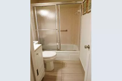 4023 Newport H, Deerfield Beach, FL 33442 - Photo 8