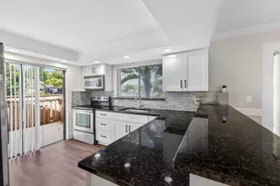 32 Wimbledon Lake, Plantation, FL 33324 - Photo 4