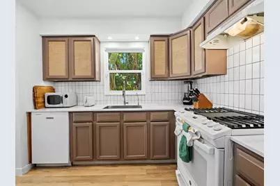 1521 NE 40th Court, Oakland Park, FL 33334 - Photo 8