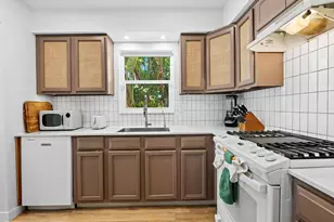 1521 NE 40th Ct, Oakland Park, FL 33334 - Photo 8