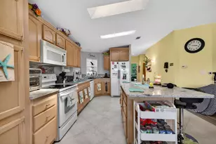 2820 Eagle's Nest Way, Port Saint Lucie, FL 34952 - Photo 10