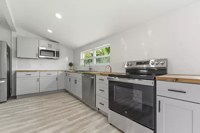 1566 NW 9th Avenue, Stuart, FL 34994 - Photo 10
