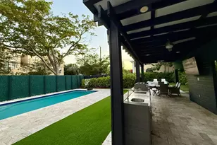 701 NE 17th Way, Fort Lauderdale, FL 33304 - Photo 2
