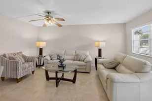 1027 Yarmouth Dr, Boca Raton, FL 33434 - Photo 14