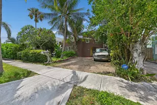 428 El Prado, West Palm Beach, FL 33405 - Photo 2
