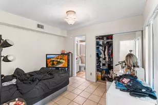 3856 Victoria Dr, West Palm Beach, FL 33406 - Photo 10
