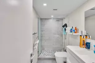 19390 Collins Ave, Sunny Isles Beach, FL 33160 - Photo 10