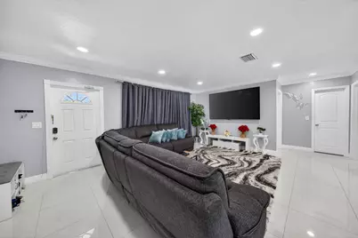 650 NW 38th Place, Deerfield Beach, FL 33064 - Photo 12