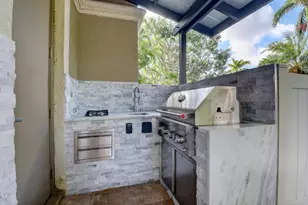 921 Osceola Dr, Boca Raton, FL 33432 - Photo 10