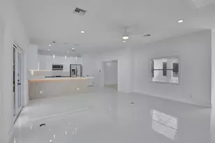 237 NW 7th St, Boca Raton, FL 33432 - Photo 10