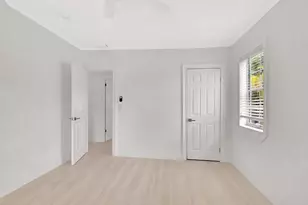 237 NW 7th St, Boca Raton, FL 33432 - Photo 24