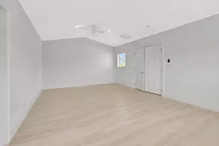 237 NW 7th St, Boca Raton, FL 33432 - Photo 38
