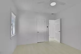 237 NW 7th St, Boca Raton, FL 33432 - Photo 18
