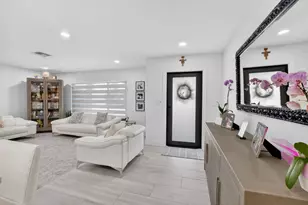 658 NW 7th Ave, Boca Raton, FL 33486 - Photo 2