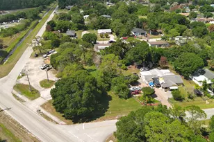 902 Angle Rd, Fort Pierce, FL 34947 - Photo 8