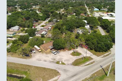 902 Angle Road, Fort Pierce, FL 34947 - Photo 2
