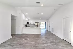 2447 NW 5th St, Okeechobee, FL 34972 - Photo 2