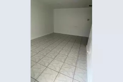 400 SE 9th Court #Apt 9, Hallandale Beach, FL 33009 - Photo 2