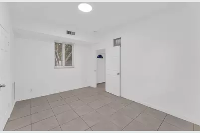 1340 NE 1st Avenue, Fort Lauderdale, FL 33304 - Photo 2