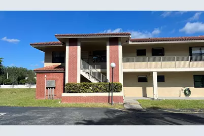 9621 NW 4th Street #3e, Coral Springs, FL 33071 - Photo 2