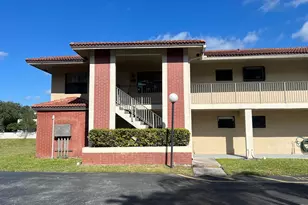 9621 NW 4th St, Coral Springs, FL 33071 - Photo 2