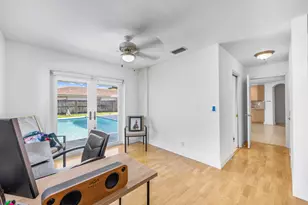 1051 NW 9th St, Boca Raton, FL 33486 - Photo 12