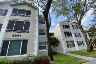 2841 N Oakland Forest Dr, Oakland Park, FL 33309 - Photo 16