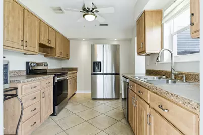 1452 Crest Drive, Lake Worth, FL 33461 - Photo 8