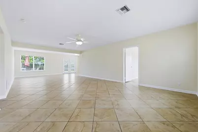 1452 Crest Drive, Lake Worth, FL 33461 - Photo 4
