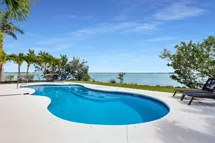 17387 Dolphin St E, Sugarloaf Key, FL 33042 - Photo 6