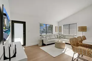 225 NE 10th St, Delray Beach, FL 33444 - Photo 6