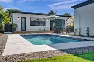 225 NE 10th St, Delray Beach, FL 33444 - Photo 14