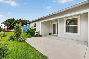 1974 SW Idaho Ln, Port Saint Lucie, FL 34953 - Photo 4