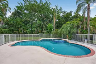 7555 Live Oak Dr, Coral Springs, FL 33065 - Photo 2
